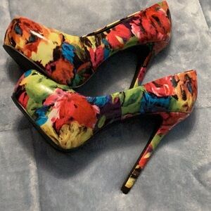 Ladies high heels never worn size 8 Steve Madden